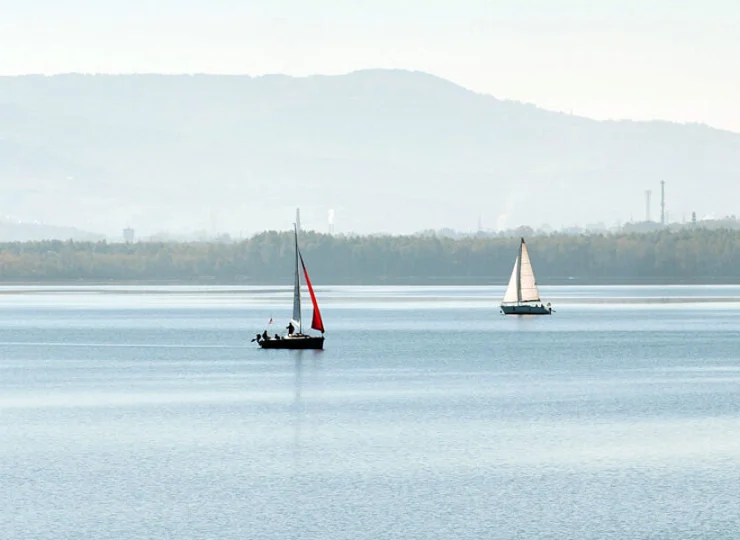 Jezioro Żywieckie znakomicie sprawdza się do uprawiania sportów wodnych