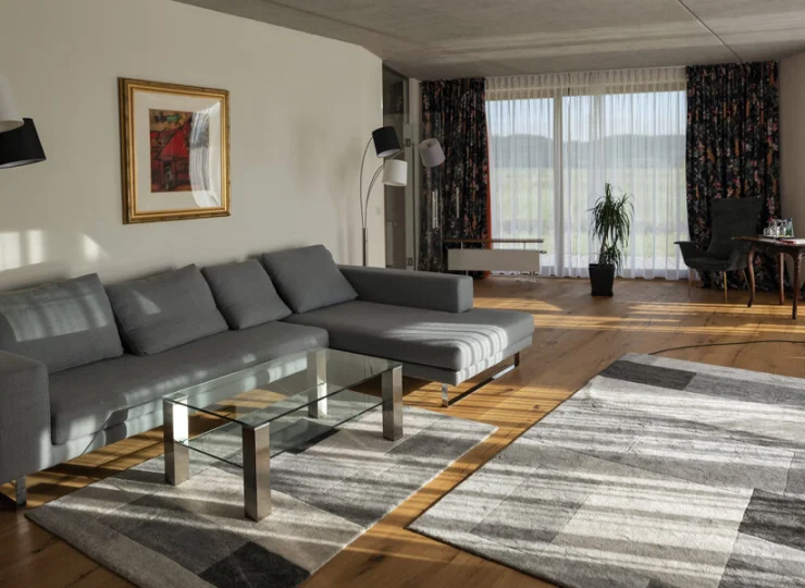 Apartament Grand ma przestronny pokój dzienny