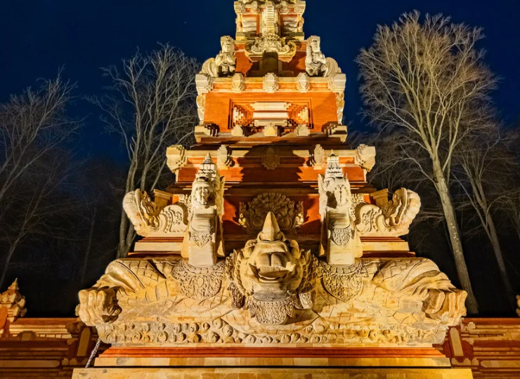 Goście Doliny Charlotty mogą zwiedzać Bali Indah po zmroku, w weekendy