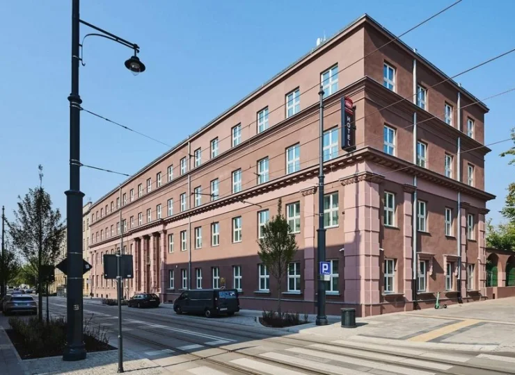 Aiden to hotel położony kilkanaście minut piechotą od ul. Piotrkowskiej