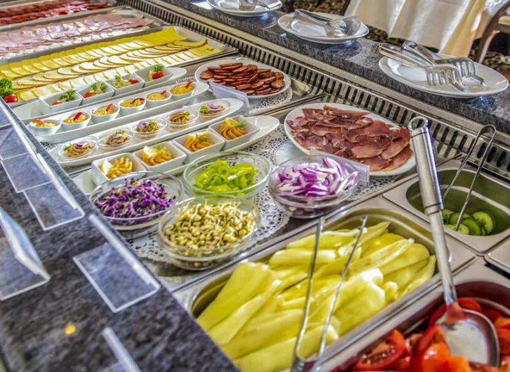 Bufet jest urozmaicony