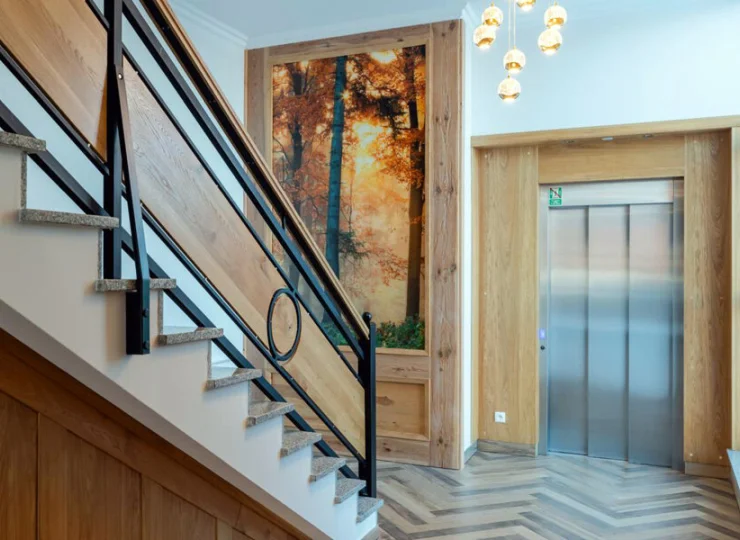 Aparthotel Mazurkowa ma wygodną windę oraz przechowalnię na rowery i narty
