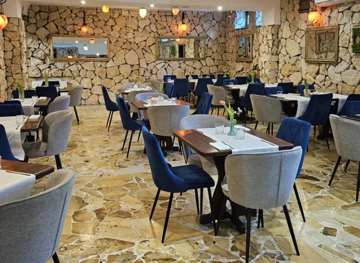 Restauracja serwuje kuchnię staropolską i międzynarodową
