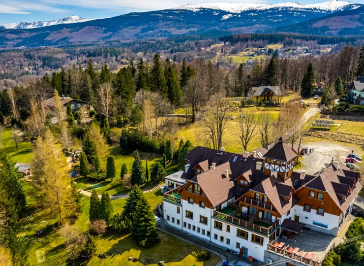 Hotel Concordia jest położony na wysokości 600 m n.p.m. w sercu Karkonoszy
