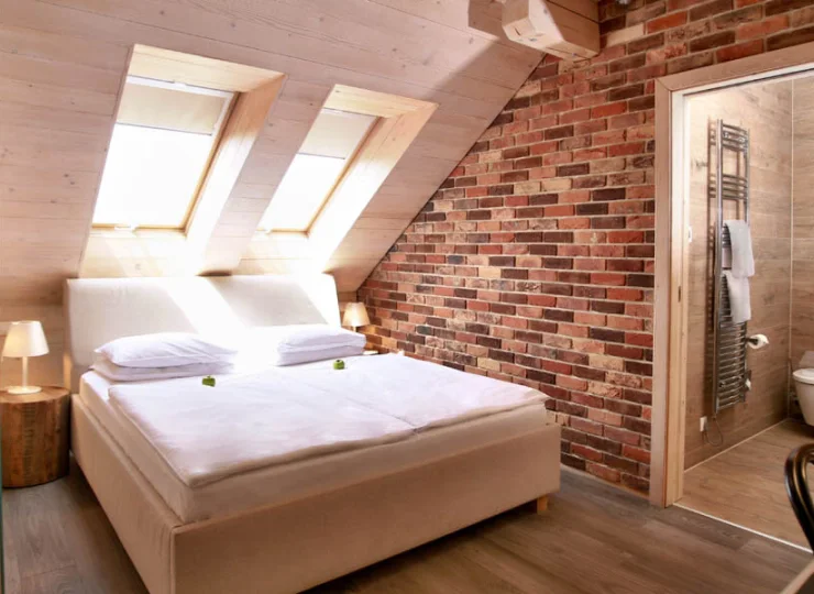 W każdym pokoju jest TV, wifi, sejf