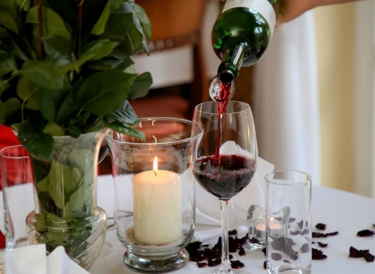 Smak dań podkreśla doskonałe wino