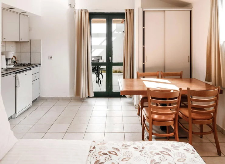 Essential Apartament 2+2 z tarasem, aneksem kuchennym i łazienką