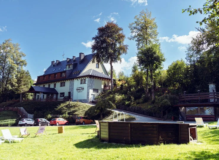 Centrum Green Hill otacza przyjemny teren rekreacyjny