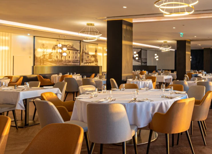 W restauracji a la carte znajdziecie dania kuchni węgierskiej i międzynarodowej