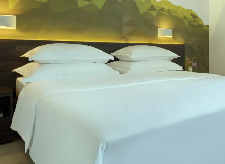 W pokojach są dwa połączone łóżka