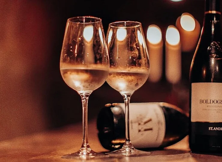 Na smakoszy wina czeka degustacja pierwszorzędnych gatunków