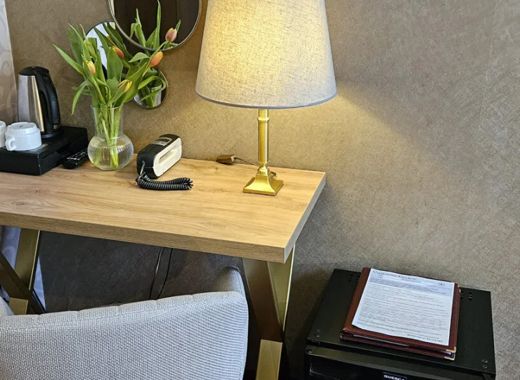 Czajnik i minibar w pokoju uprzyjemniają pobyt
