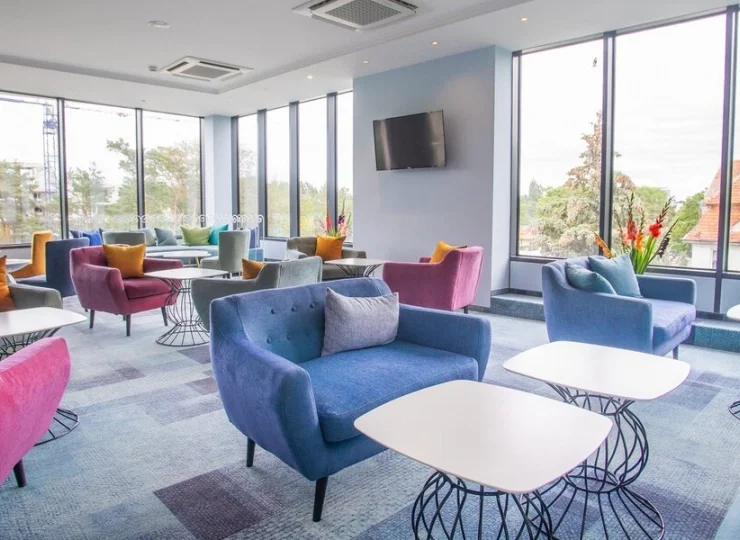 Panorama to jednocześnie kawiarnia i bar na 3. piętrze z widokiem na promenadę