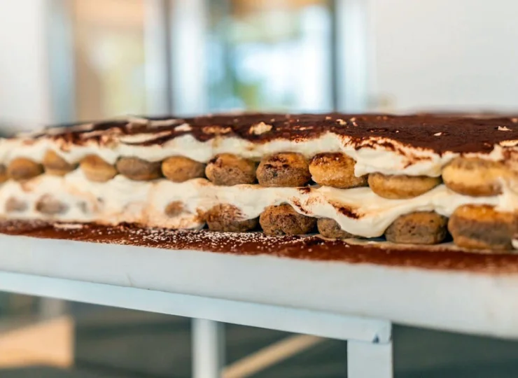Czasem wśród deserów pojawia się domowe tiramisu
