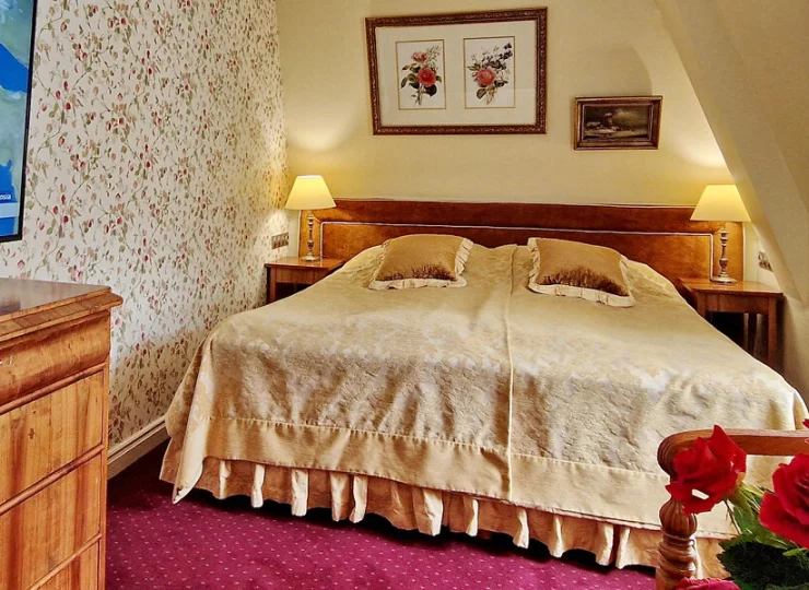 W pokojach znajdują się wygodne łóżka