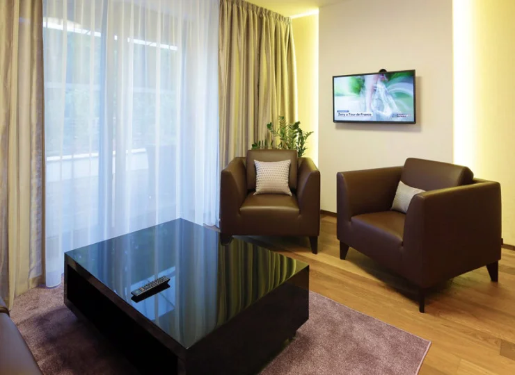 Oraz pokój dzienny z aneksem kuchennym