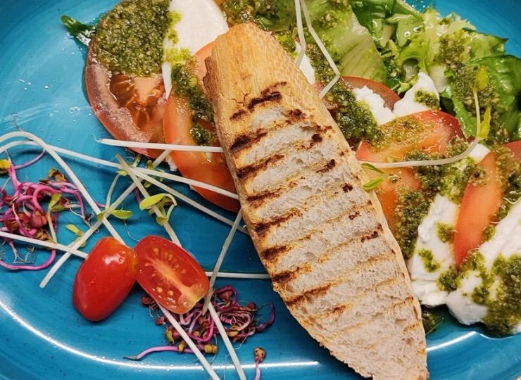 W menu znajdują się smaczne i ładnie podane potrawy