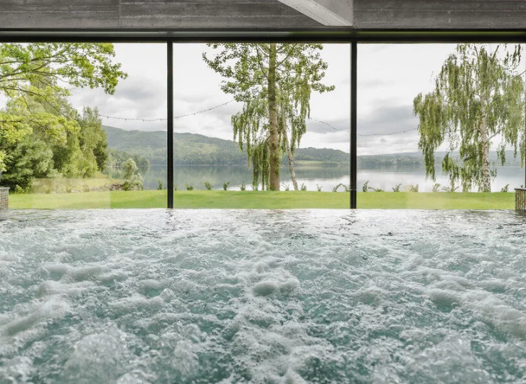 Podobnie jak z odprężającego jacuzzi