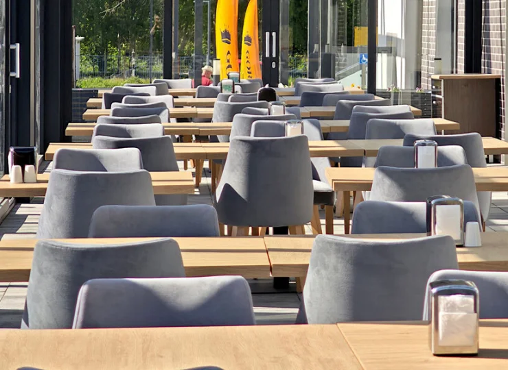 Restauracja ma też część tarasową