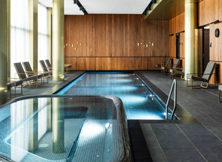 W strefie wellness jest jacuzzi, sauny, salka fitness i brodzik dla dzieci