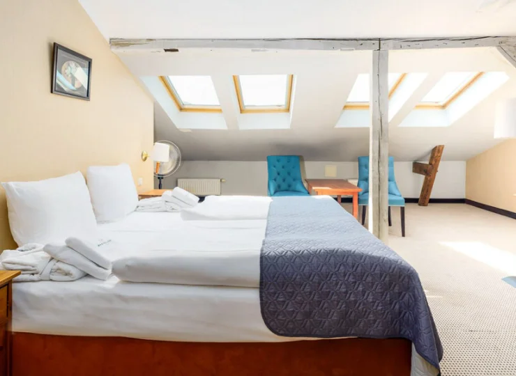 Pokoje typu economy mieszczą się na poddaszu, mają klimatyzatory