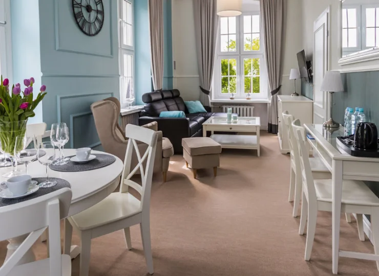 Okna pomieszczeń wychodzą na park