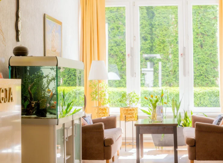Obiekt posiada recepcję z przyjemnym lobby
