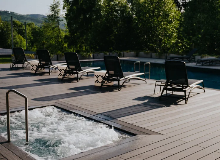 Jest też jacuzzi zewnętrzne