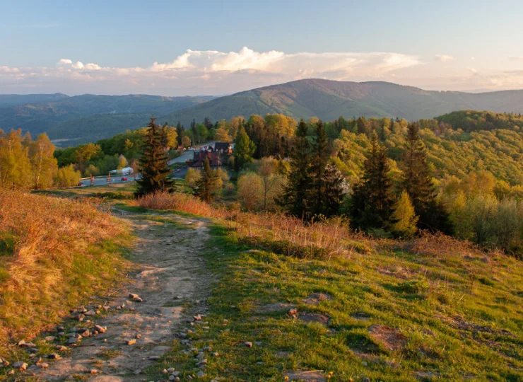 Panorama Równicy - to na jej zboczach jest położony ośrodek Solis