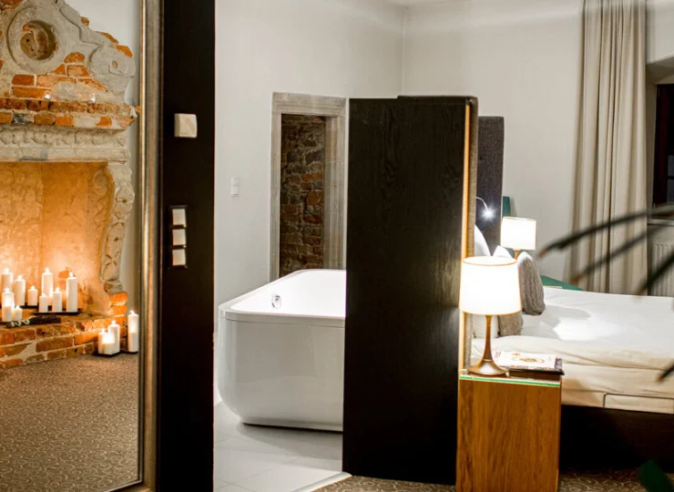 W apartamencie jest łazienka z wanną