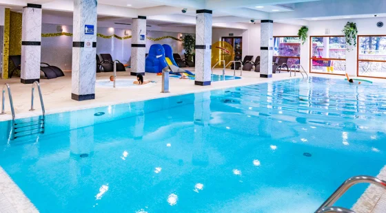 Hotel Roberts Port Lake Resort & SPA