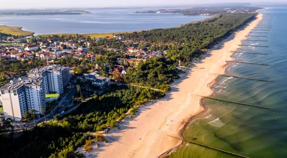 Porta Mare Active & Spa Resort jest wyjątkowo położony pomiędzy plażą a zalewem