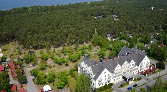 Hotel Łeba jest położony 200 m od plaży w atrakcyjnym nadmorskim miasteczku