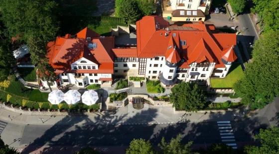 Hotel jest doskonale zlokalizowany - tuż obok Parku Zdrojowego