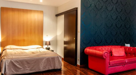 Studio 2-os. Neobarok z balkonem