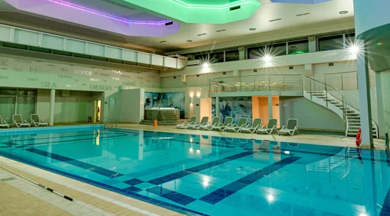 Kompleks basenowy Citi Hotel’s Warszawa-Falenty zawiera basen i sauny
