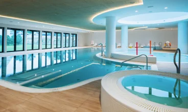 PINEA to resort nad morzem z basenem