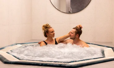 W strefie wellness można zrelaksować się w jacuzzi