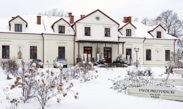 Dwór Prezydencki to luksusowy hotel położony w sercu starego parku