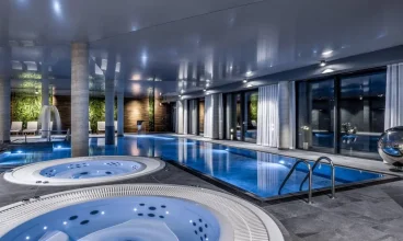 Są także dwa komfortowe jacuzzi z widokiem na przepiękną panoramę Karkonoszy