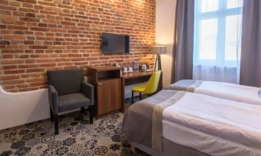 W nowoczesnych pokojach odsłaniane są wątki odświeżonych starych cegieł