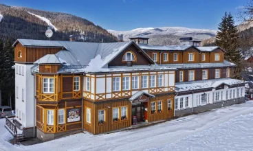 Hotel jest dogodnie zlokalizowany - blisko centrum miasta i stoków