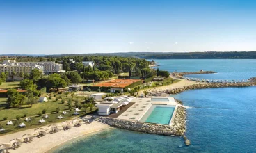 Aminess Maestral Hotel**** to resort wypoczynkowy przy plaży w Chorwacji