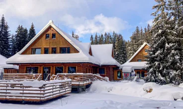W Podbańskiej znajduje się ośrodek narciarski