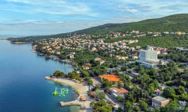 Hotel Omorika**** znajduje się niedaleko plaży