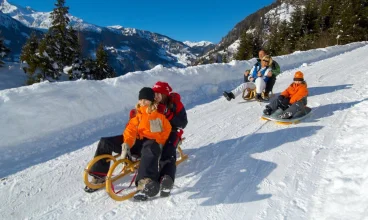 Dzieci mogą rozerwać się także na trasach saneczkowych