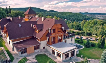 Kameralny hotel mieści się pomiędzy Karpaczem i Szklarską Porębą