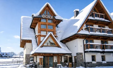 Pensjonat jest doskonale położony w samym centrum Białki, tylko 50 m od Termy