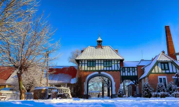 Kadyny Folwark Hotel & SPA*** jest zlokalizowany we wsi Kadyny, pod Elblągiem