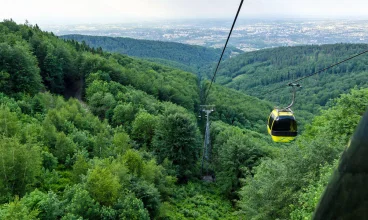 Z Bielska-Białej łatwo wyruszyć na szlak. Na Szyndzielnię jedzie kolejka